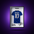 Marco de camiseta Kylian Mbappé - Francia, foto de estudio fondo morado