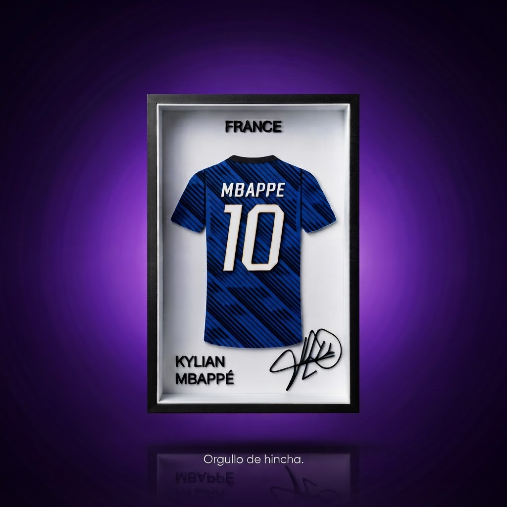 Marco de camiseta Kylian Mbappé Francia, fondo morado con frase Orgullo de hincha