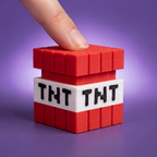 Dedo presionando el cubo de TNT clicker, mecanismo rigido tipo tecla